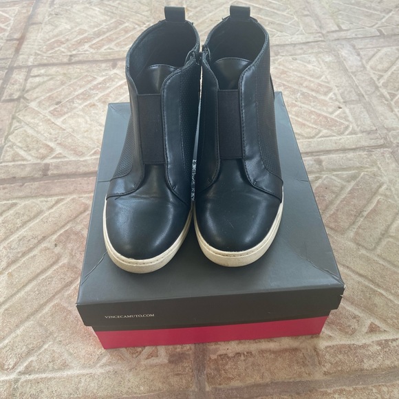 Women’s black wedge ankle booties. - Picture 2 of 7